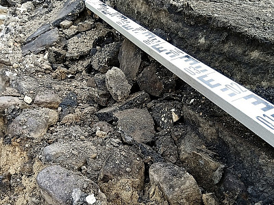 Археологи показали первое дорожное покрытие моста через Лыбедский бульвар
